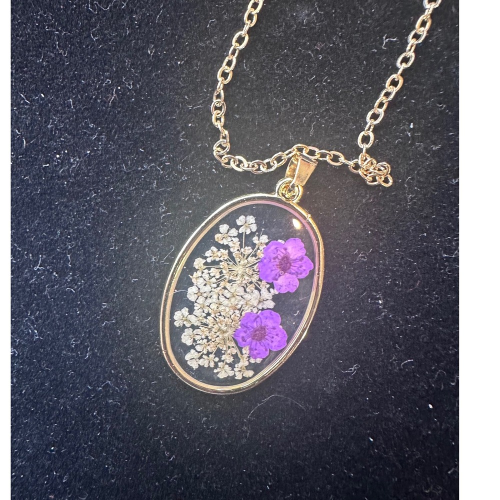 NEW Boutique dried floral purple acrylic gold finish chain necklace‎ - Picture 2 of 2